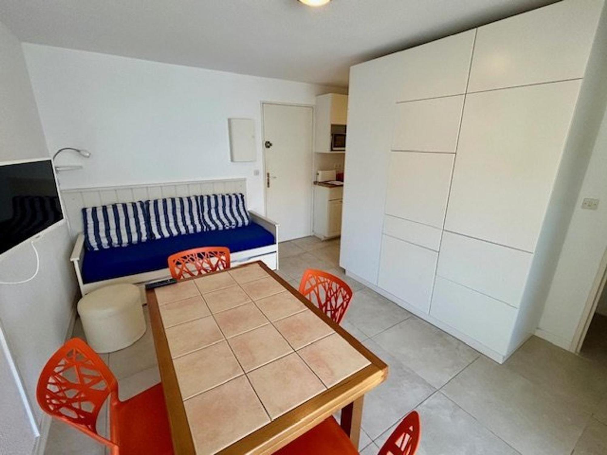 Appartement T2 A Royan, 4 Pers., Proche Plage Et Commerces, Parking, Balcon, Confortable Et Equipe - Fr-1-494-60 エクステリア 写真
